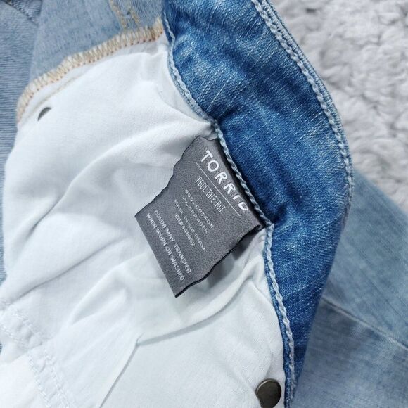 READ Torrid 3.5" Vintage Stretch High Rise Raw Hem Jean Shorts Plus Size 26 - Picture 7 of 12